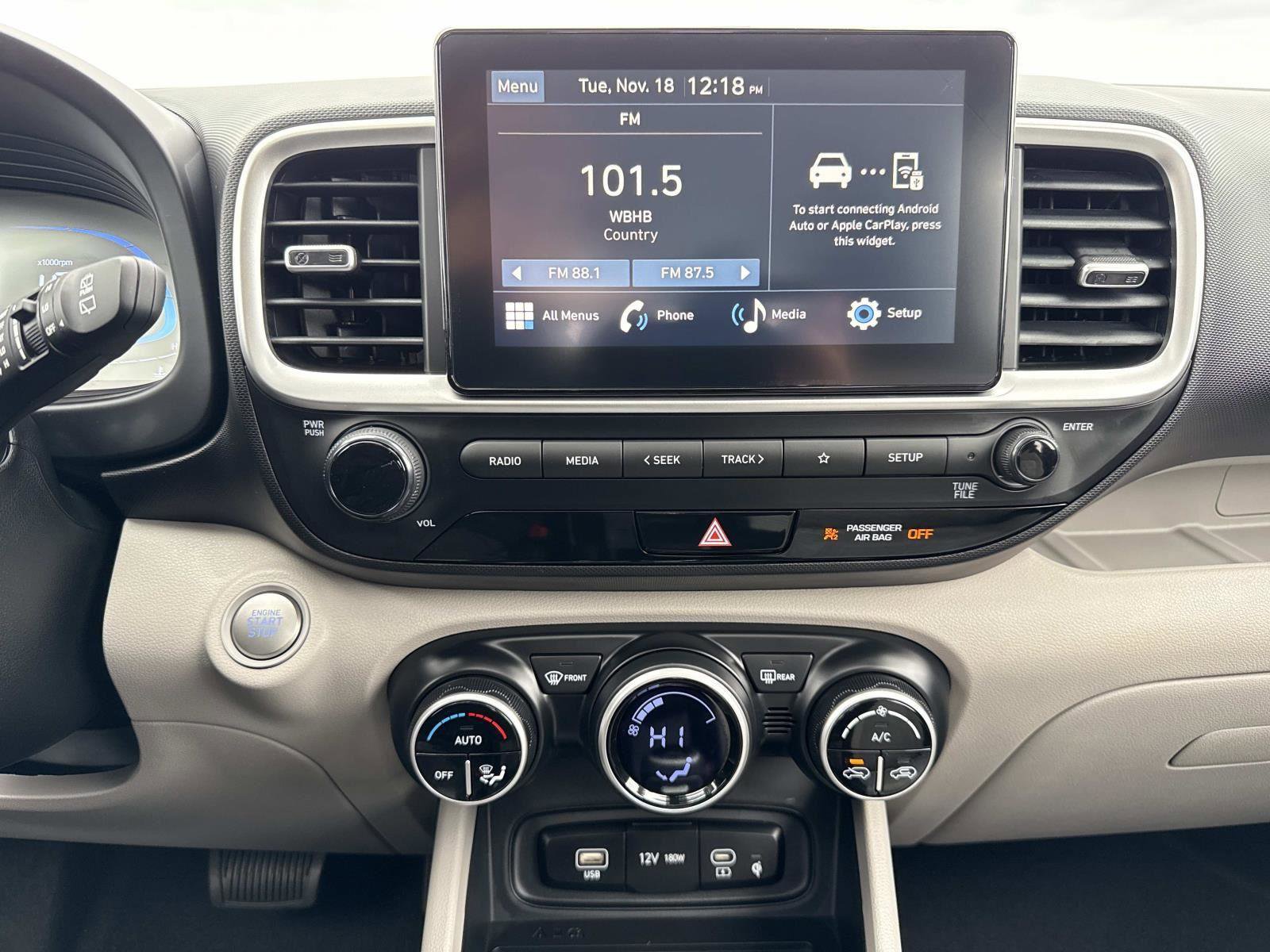 New 2026 Hyundai Venue SEL FWD image 3