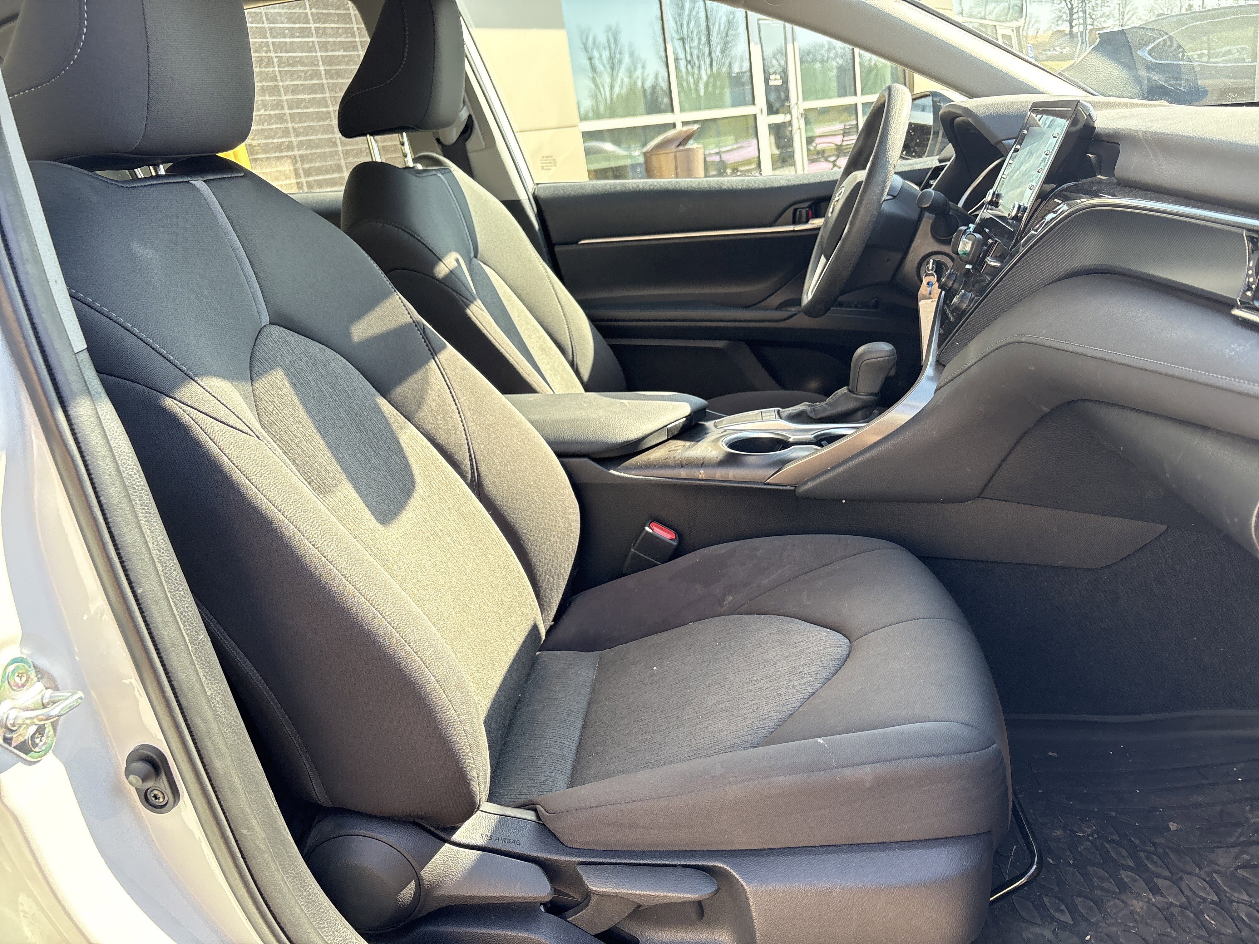 Used 2022 Toyota Camry LE image 32