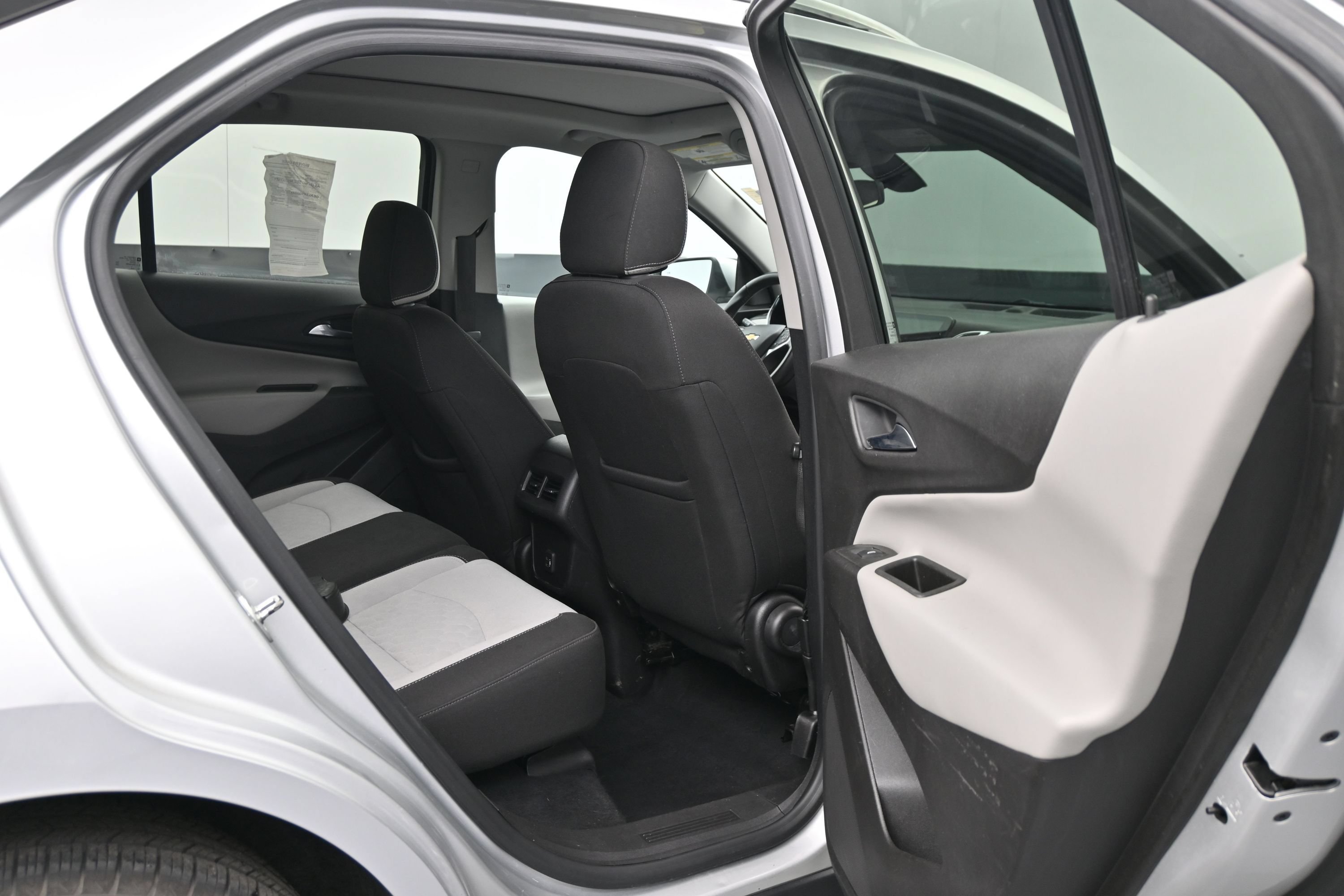 Used 2019 Chevrolet Equinox LT w/ Sun & Navigation Package FWD image 12