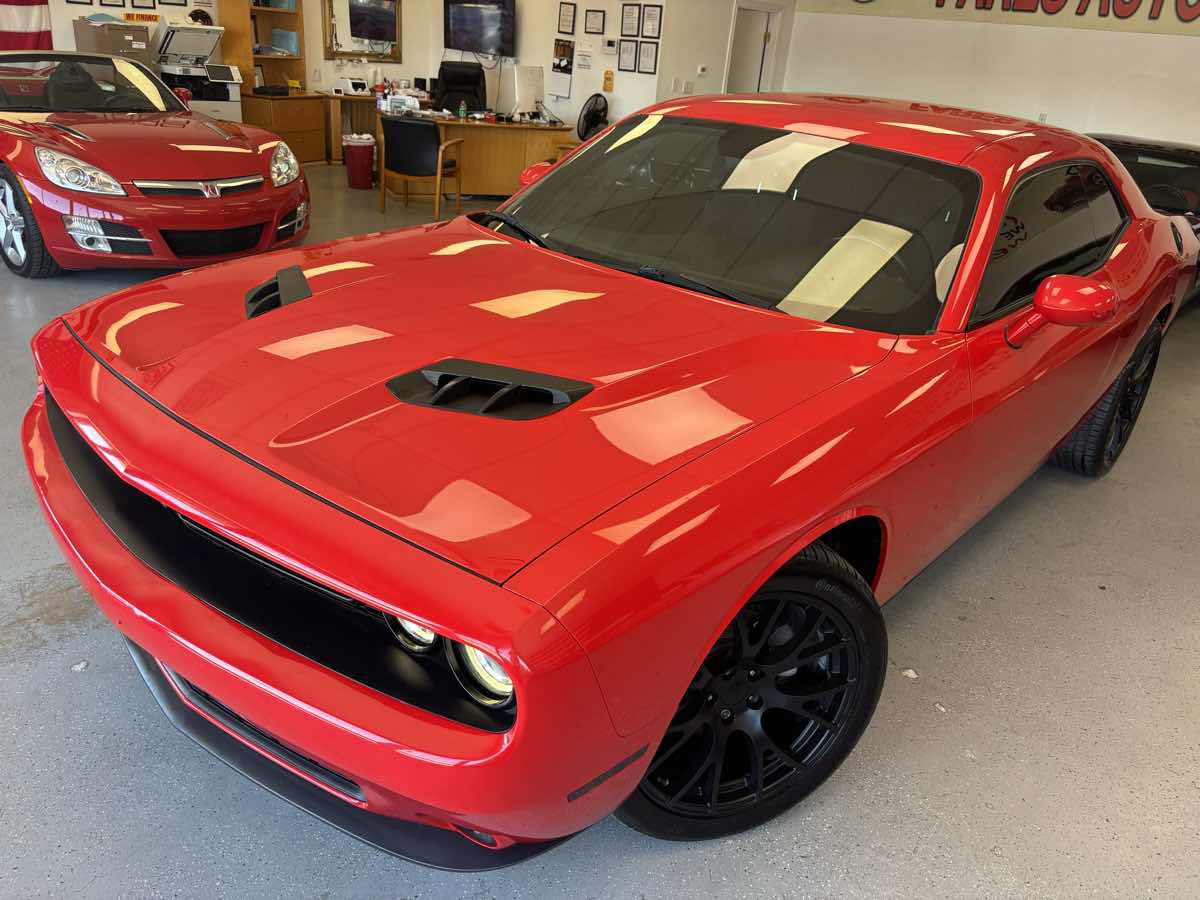 Used 2016 Dodge Challenger SXT RWD image 6