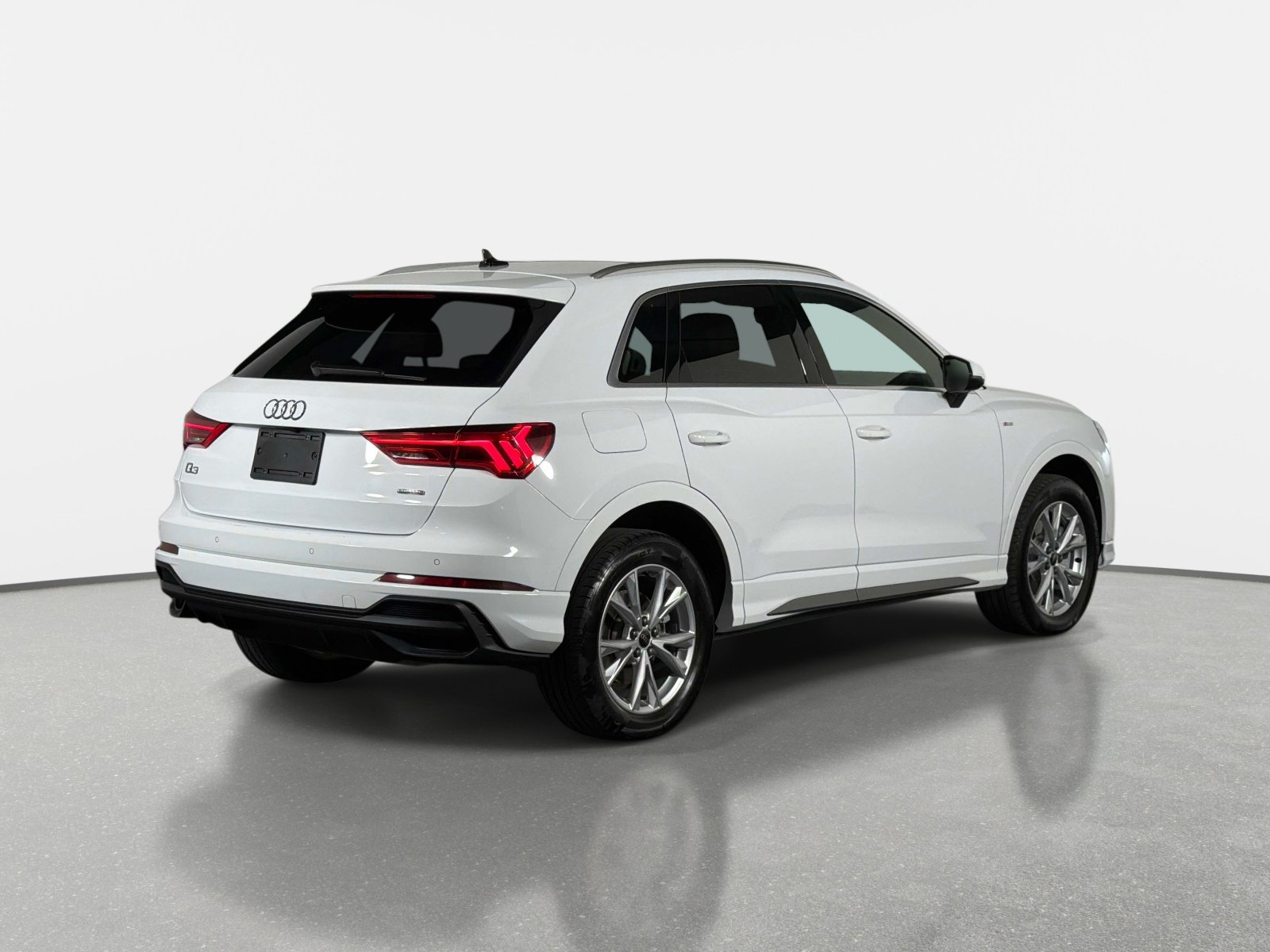 Used 2025 Audi Q3 2.0T Premium AWD/4WD image 3