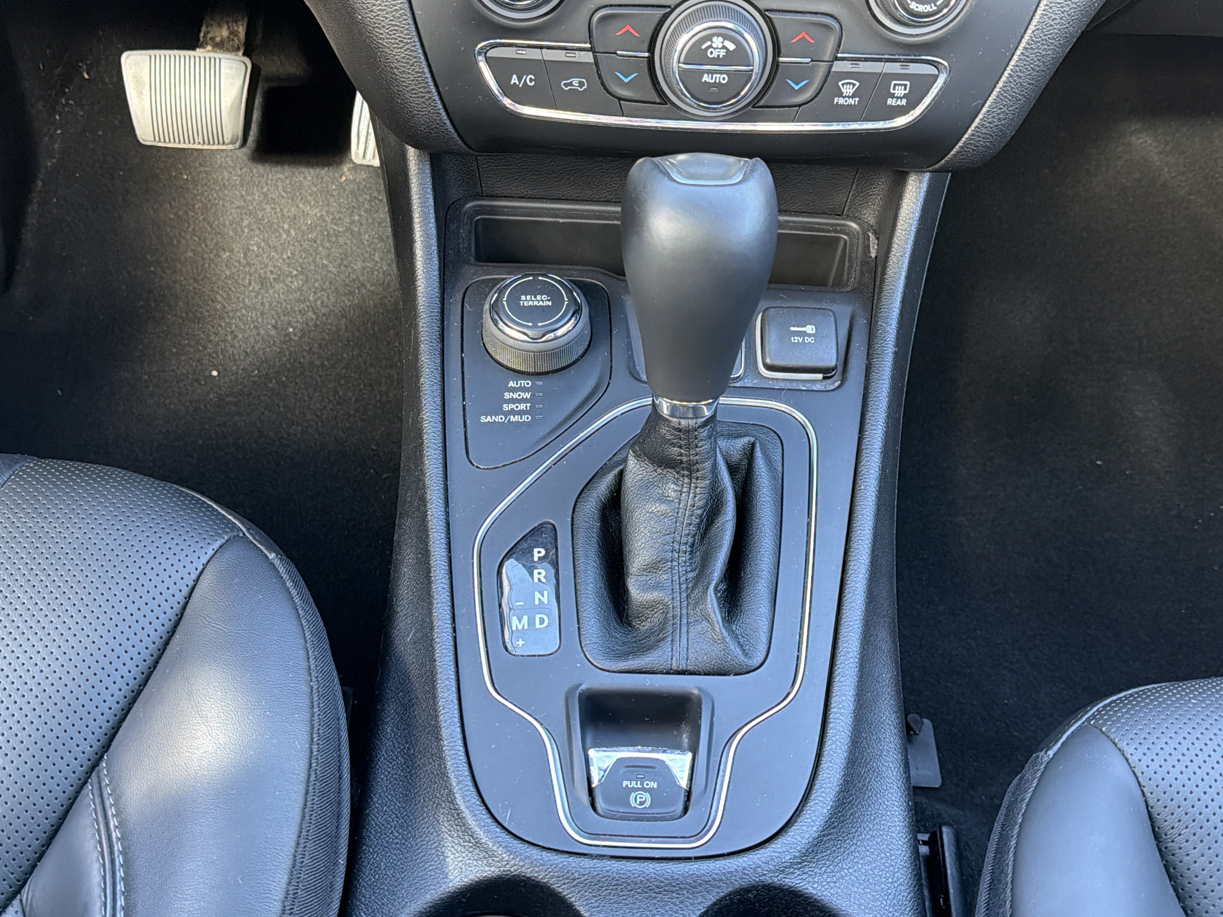 Used 2021 Jeep Cherokee High Altitude AWD/4WD image 23