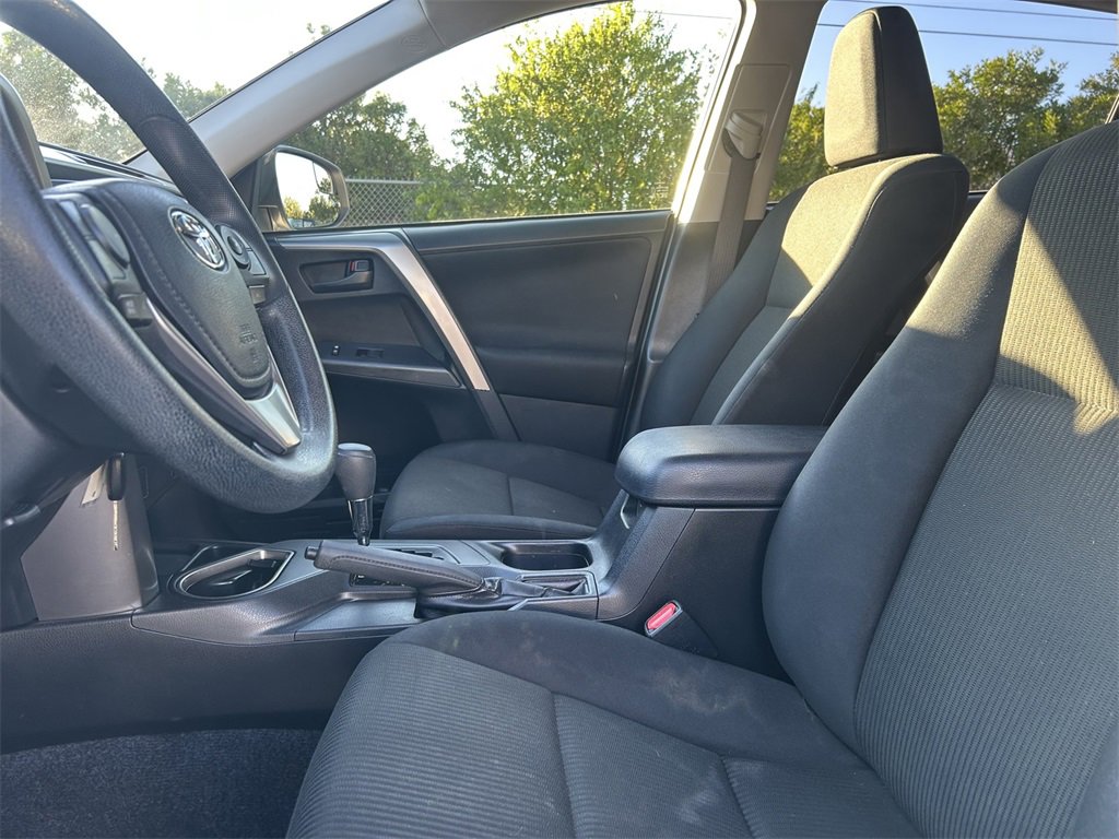 Used 2018 Toyota RAV4 LE image 13