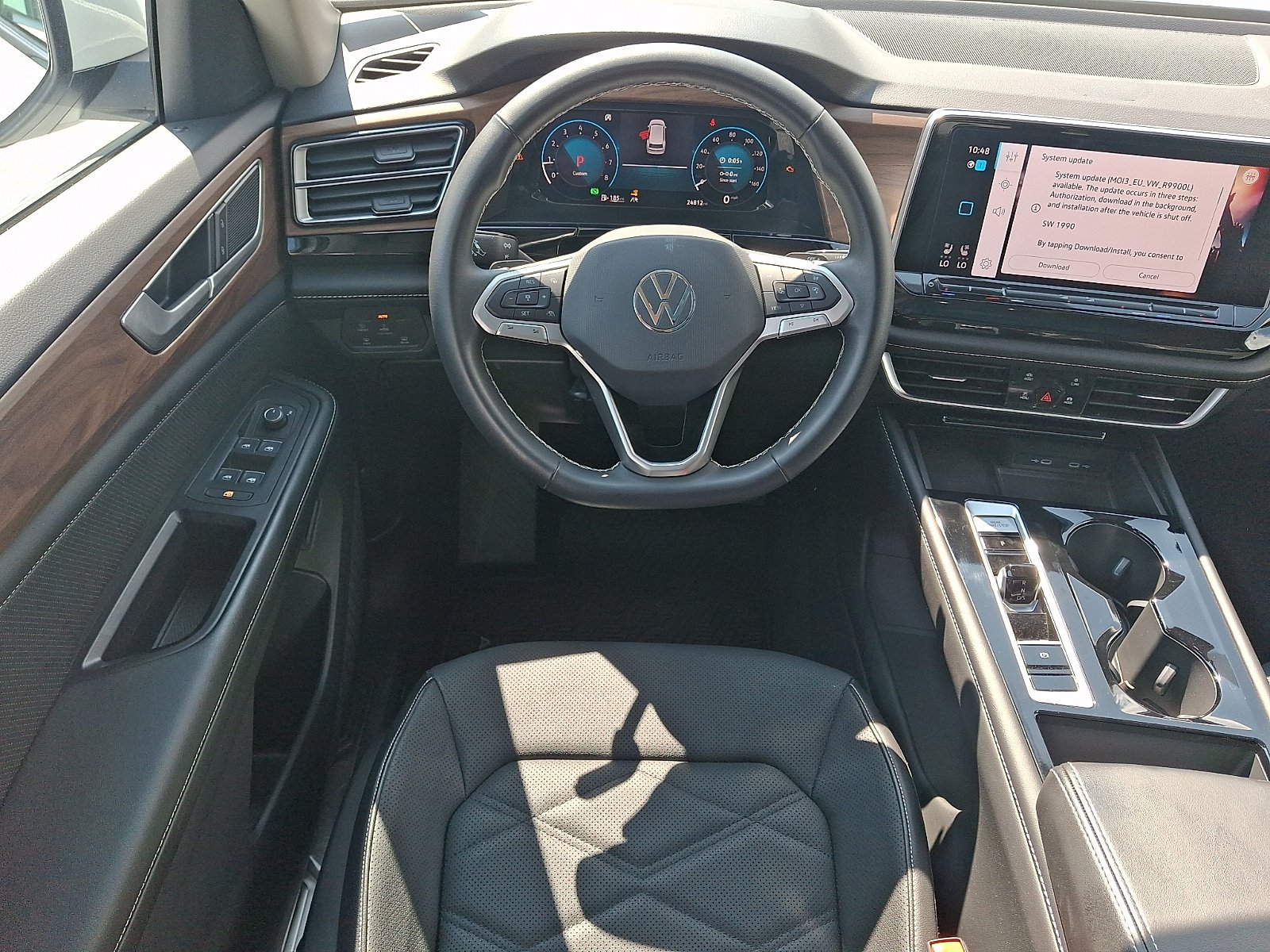 Used 2024 Volkswagen Atlas SE w/ Panoramic Sunroof Package AWD/4WD image 11