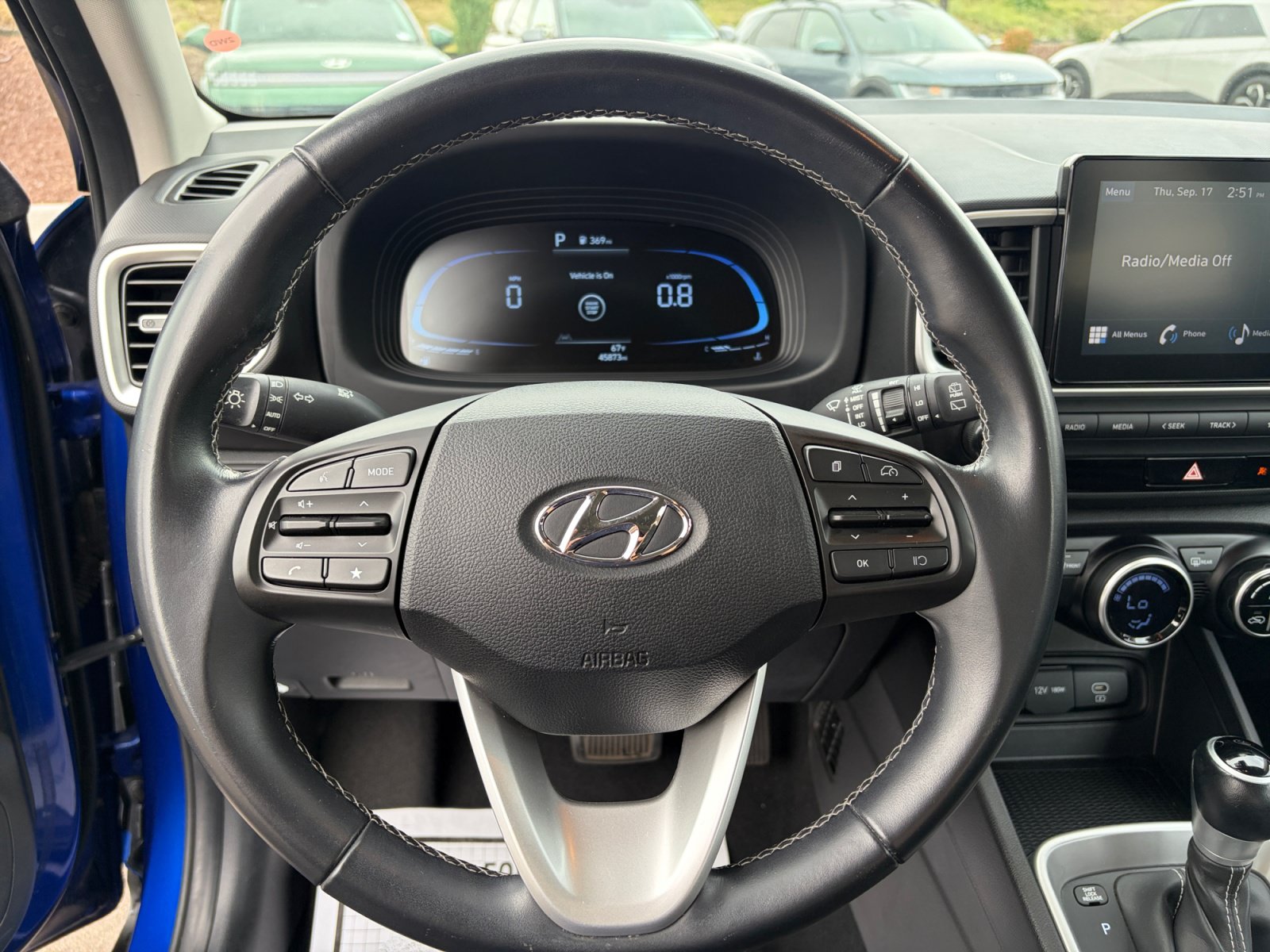 Used 2025 Hyundai Venue SEL FWD image 9
