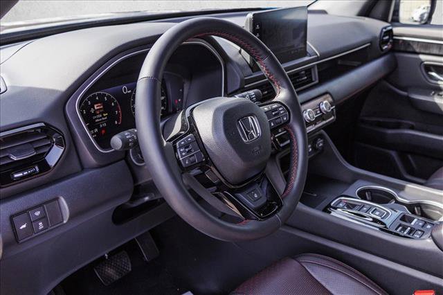 Used 2025 Honda Pilot Black Edition image 10