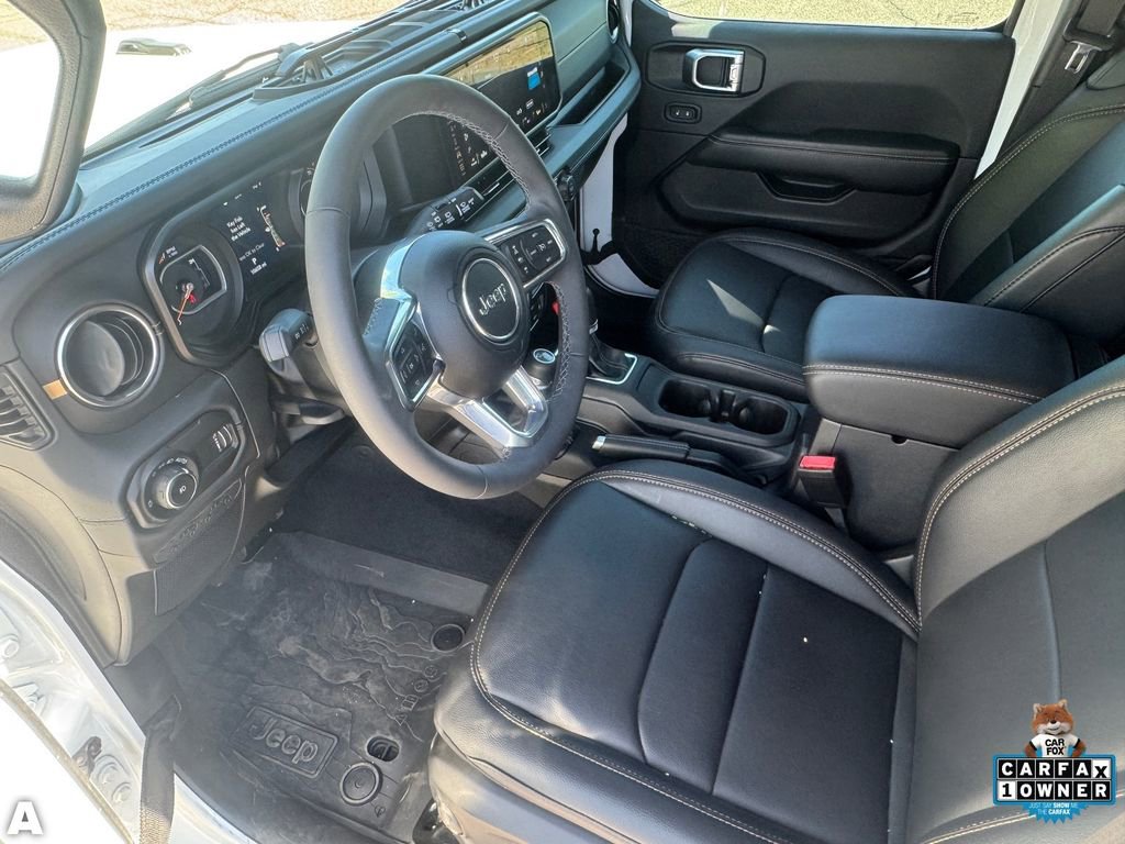 Certified 2025 Jeep Wrangler Unlimited Sahara AWD/4WD image 11