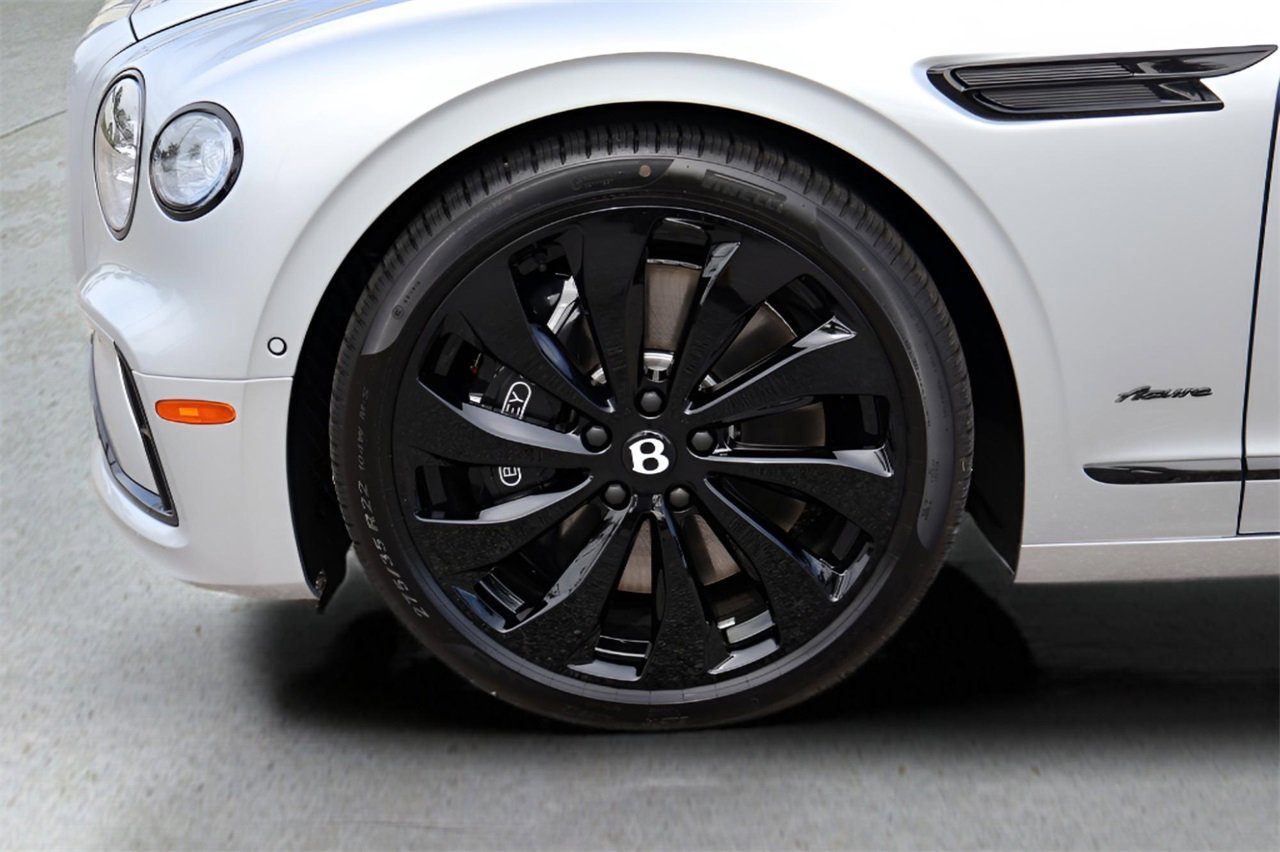 New 2026 Bentley Flying Spur Azure image 6