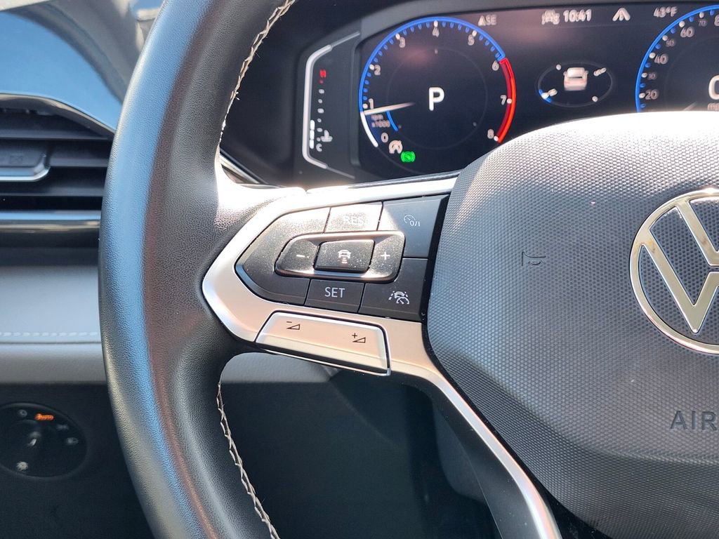 Used 2022 Volkswagen Taos SEL image 26
