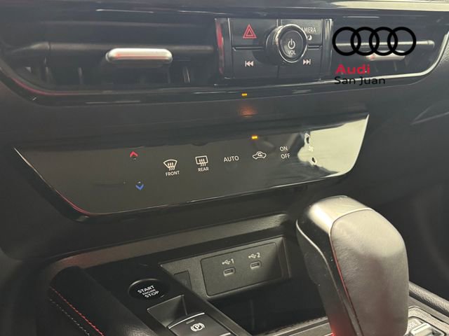 Used 2026 Nissan Kicks SR FWD image 19