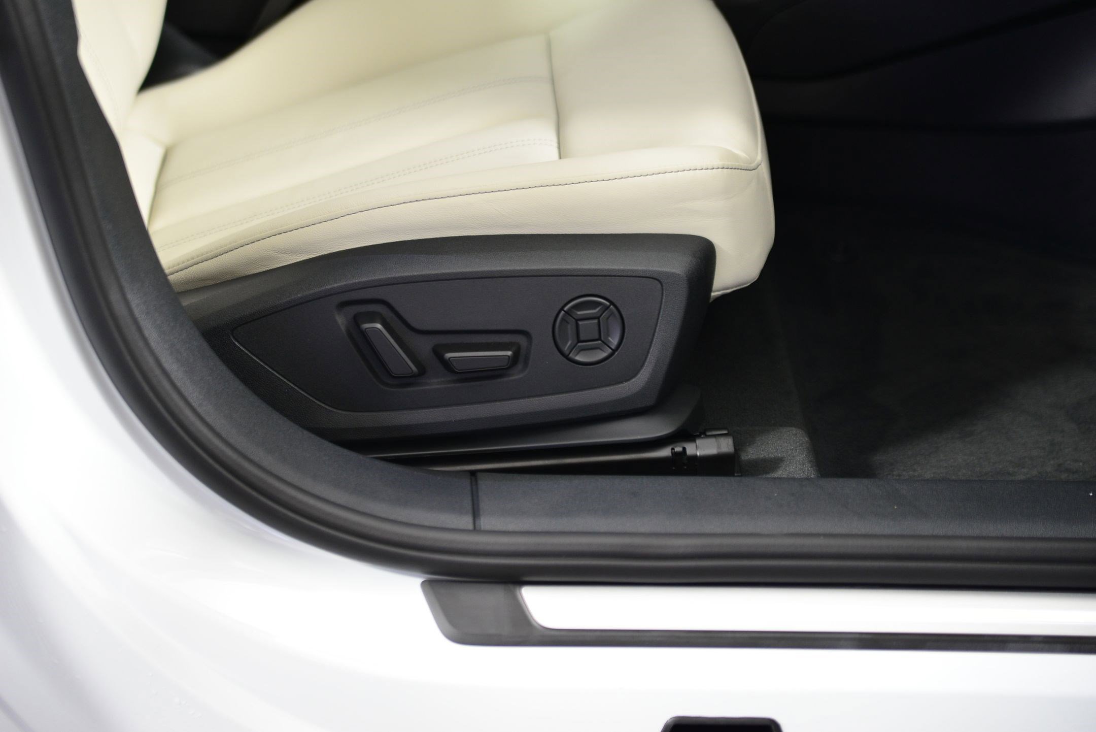 New 2025 Audi A6 e-tron Premium Plus image 11