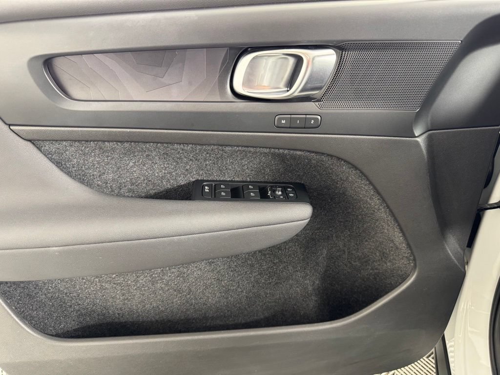 Certified 2023 Volvo C40 Recharge Core AWD/4WD image 16