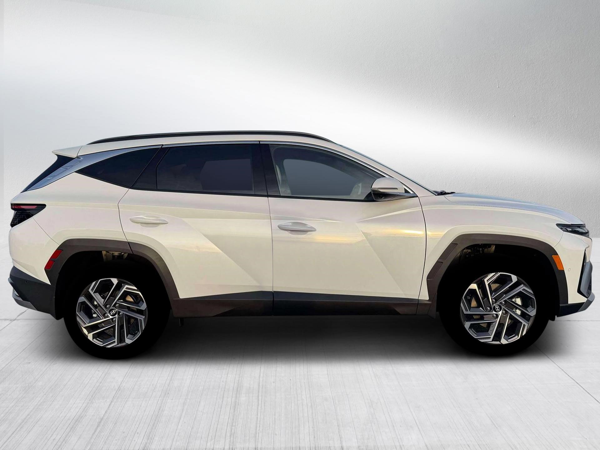 New 2026 Hyundai Tucson Limited AWD/4WD image 9