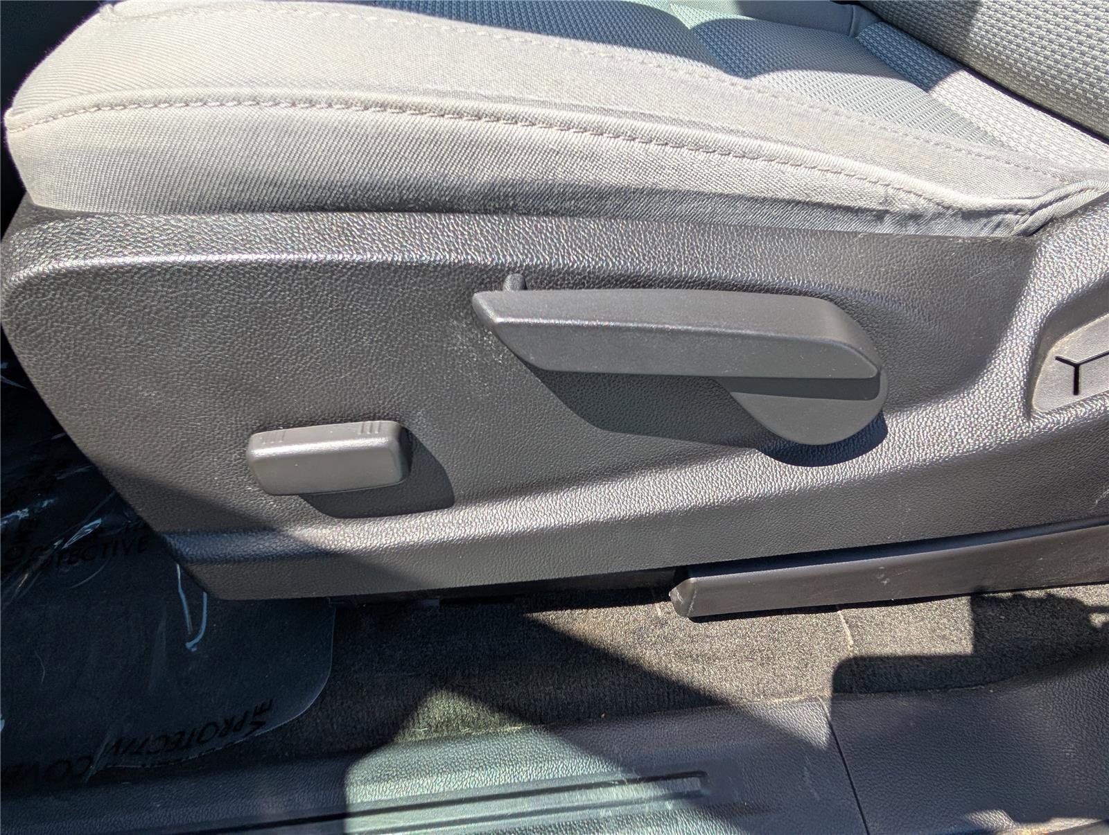 Used 2018 Chevrolet Colorado LT w/ LT Convenience Package AWD/4WD image 19