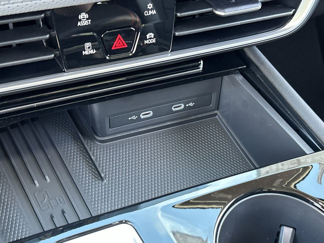 New 2026 Volkswagen Atlas Peak Edition image 25