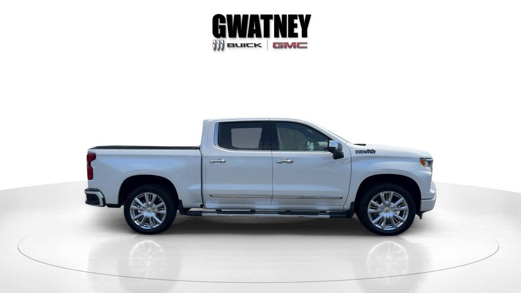 Used 2024 Chevrolet Silverado 1500 High Country w/ High Country Premium Package AWD/4WD image 2