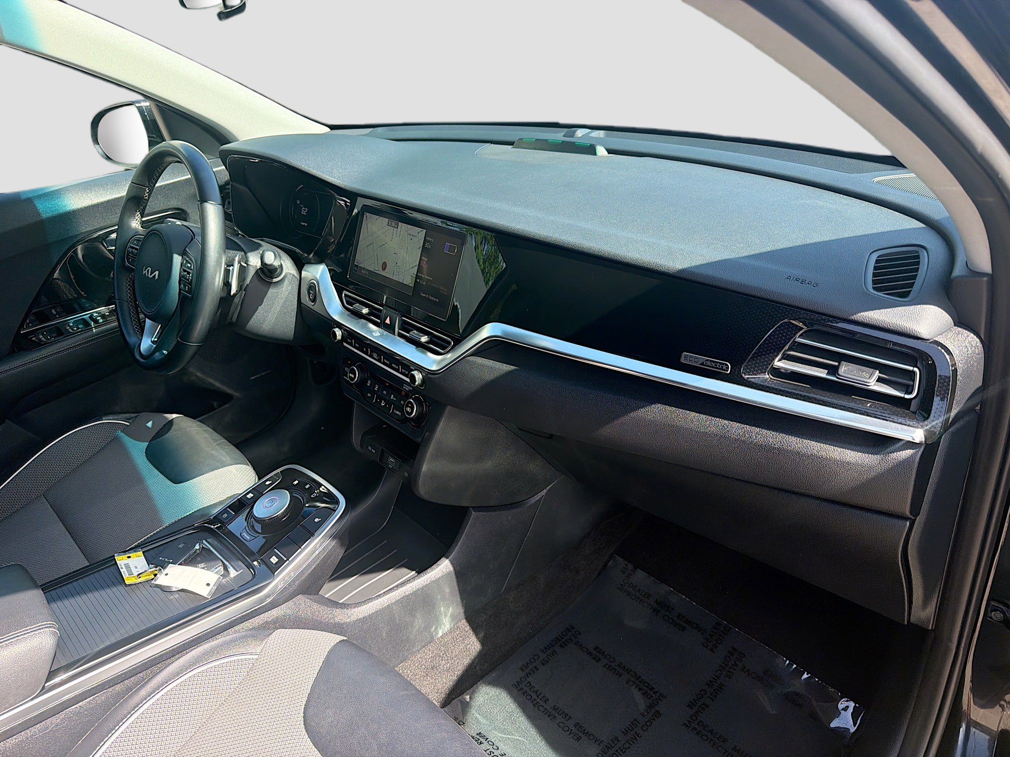 Used 2022 Kia Niro EX image 31