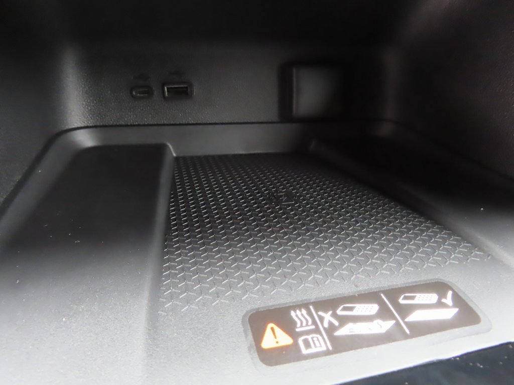 New 2026 Chevrolet Traverse RS w/ LPO, Floor Liner Package image 12