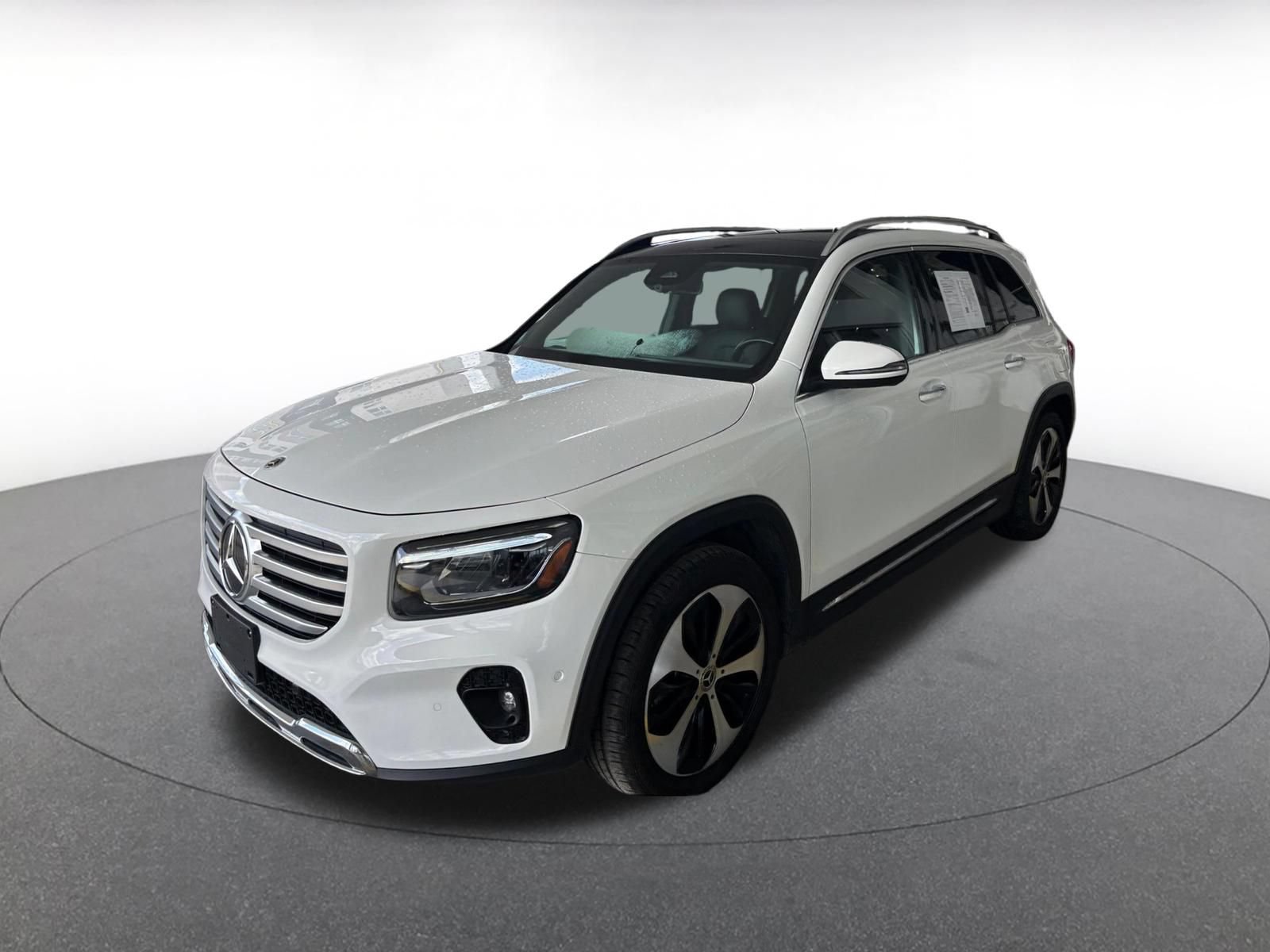 Used 2025 Mercedes-Benz GLB 250 image 4