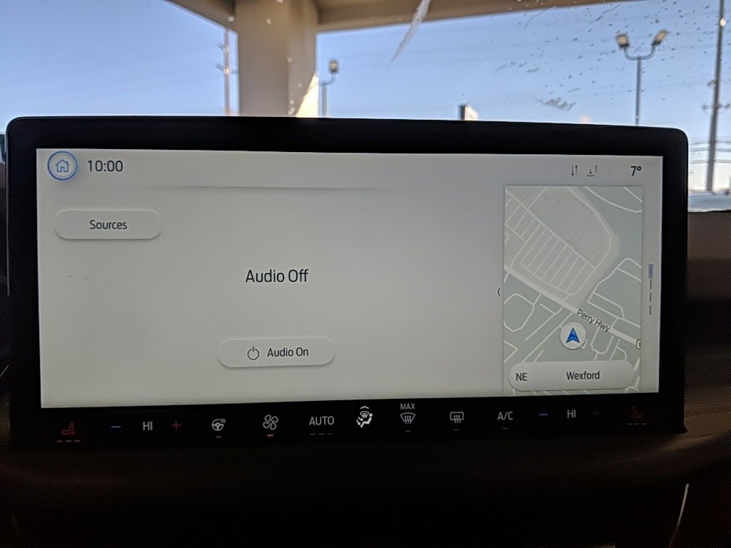 Used 2025 Ford Escape Platinum w/ Premium Technology Package image 16