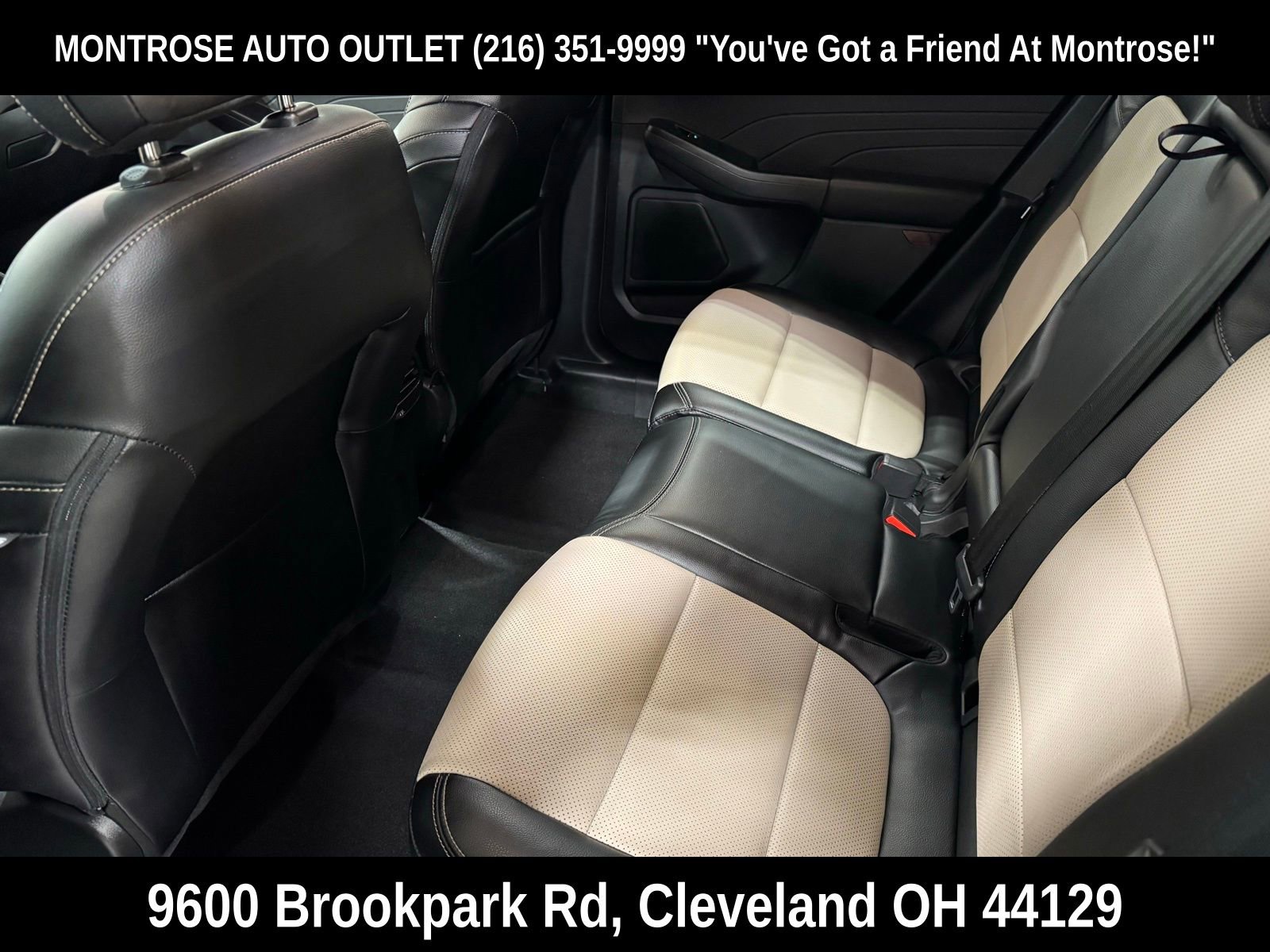 Used 2022 Ford Escape Titanium w/ Titanium Premium Package image 34