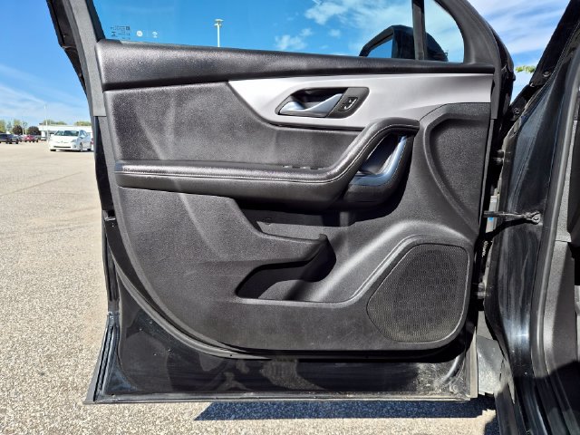 Used 2023 Chevrolet Blazer LT w/ Midnight/Sport Edition FWD image 12