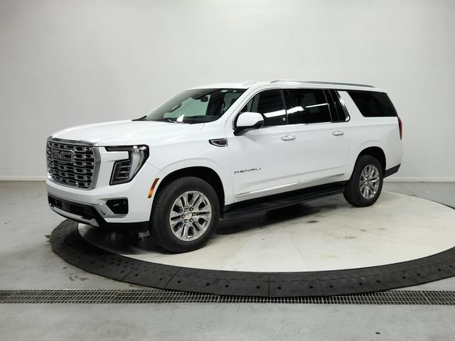Used 2025 GMC Yukon XL Denali RWD image 4