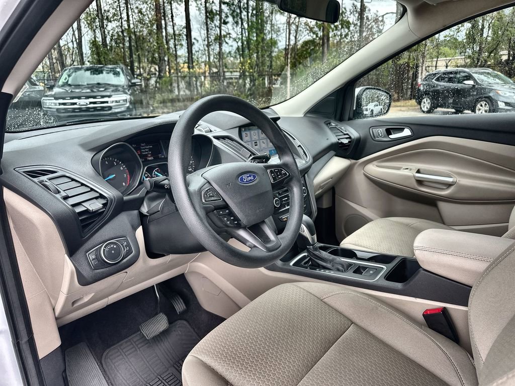 Used 2019 Ford Escape SE image 10