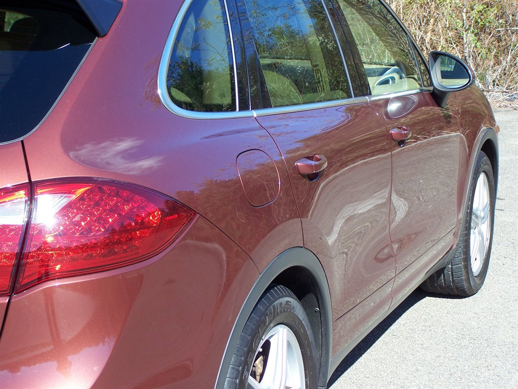 Used 2012 Porsche Cayenne S image 24