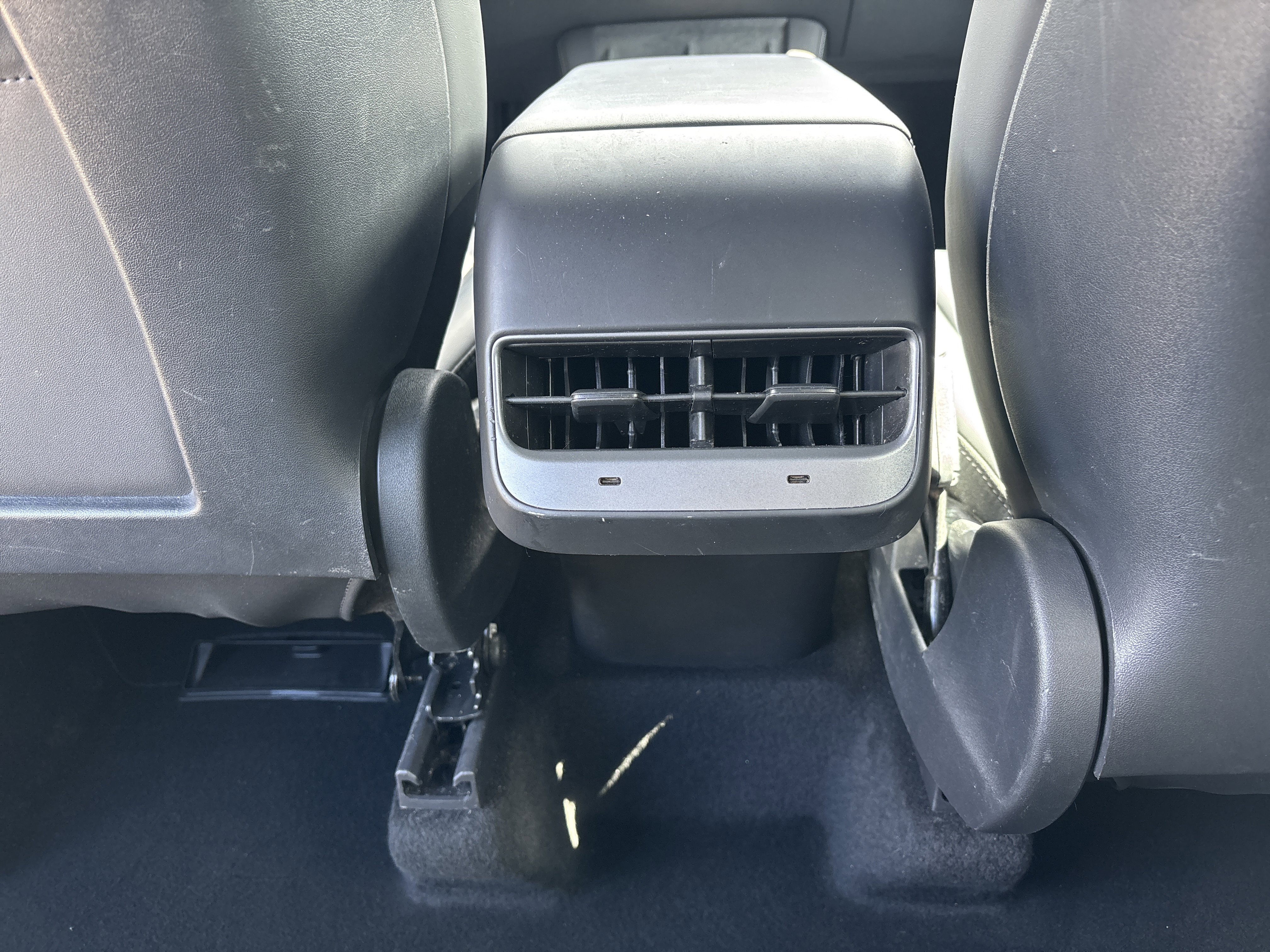Used 2022 Tesla Model Y Performance AWD/4WD image 29