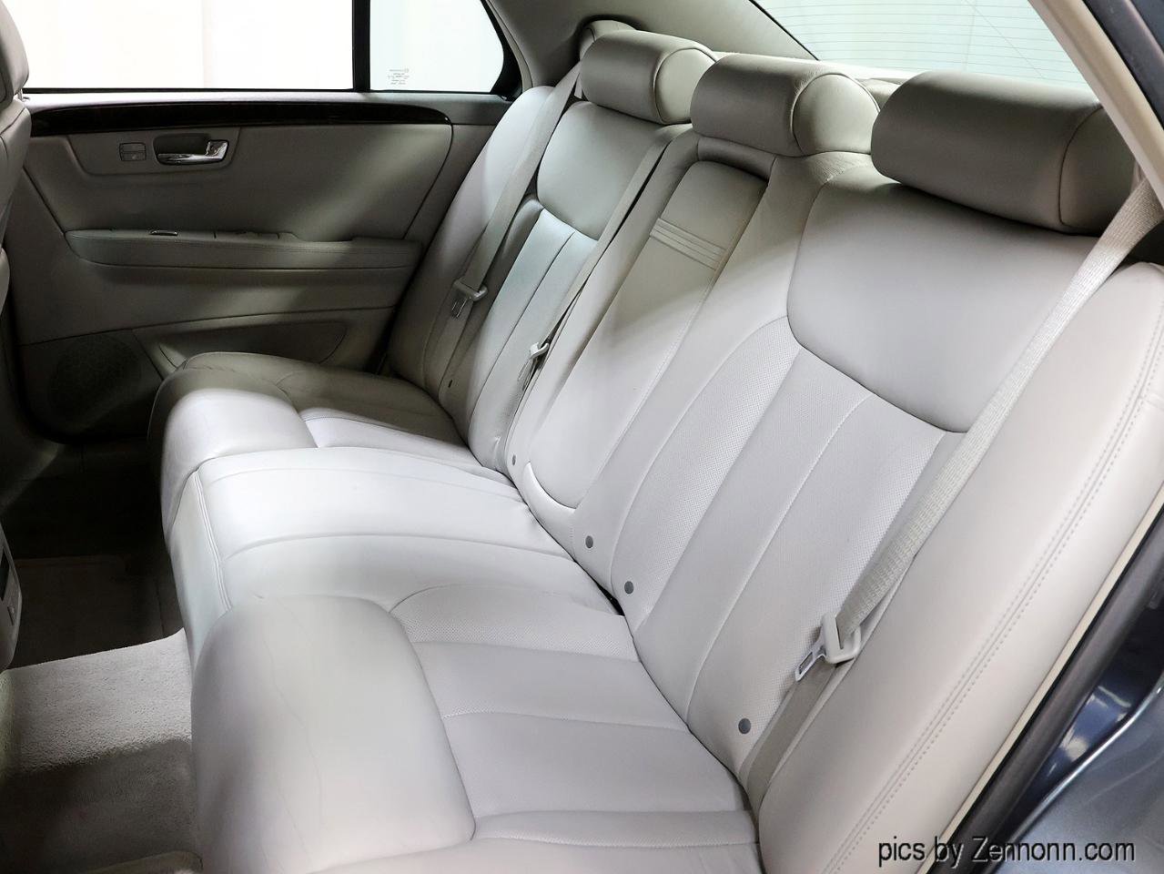 Used 2011 Cadillac DTS Luxury FWD image 10