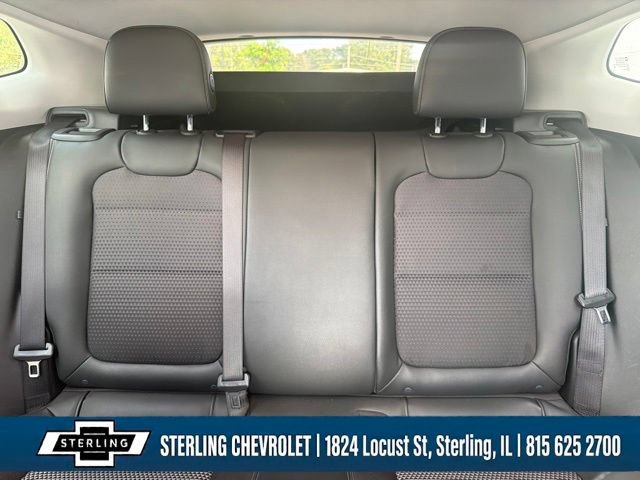 Used 2025 Chevrolet Trax LT FWD image 13
