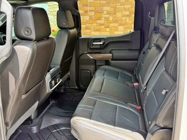Used 2019 Chevrolet Silverado 1500 High Country w/ Technology Package AWD/4WD image 25