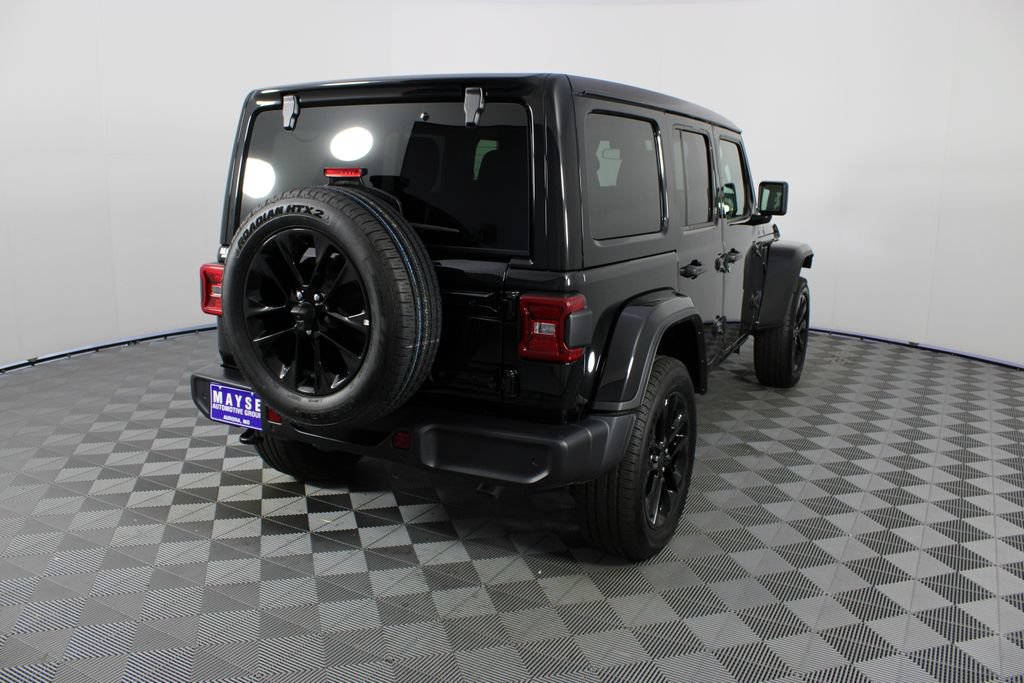 Used 2025 Jeep Wrangler Unlimited Sahara w/ Safety Group AWD/4WD image 23