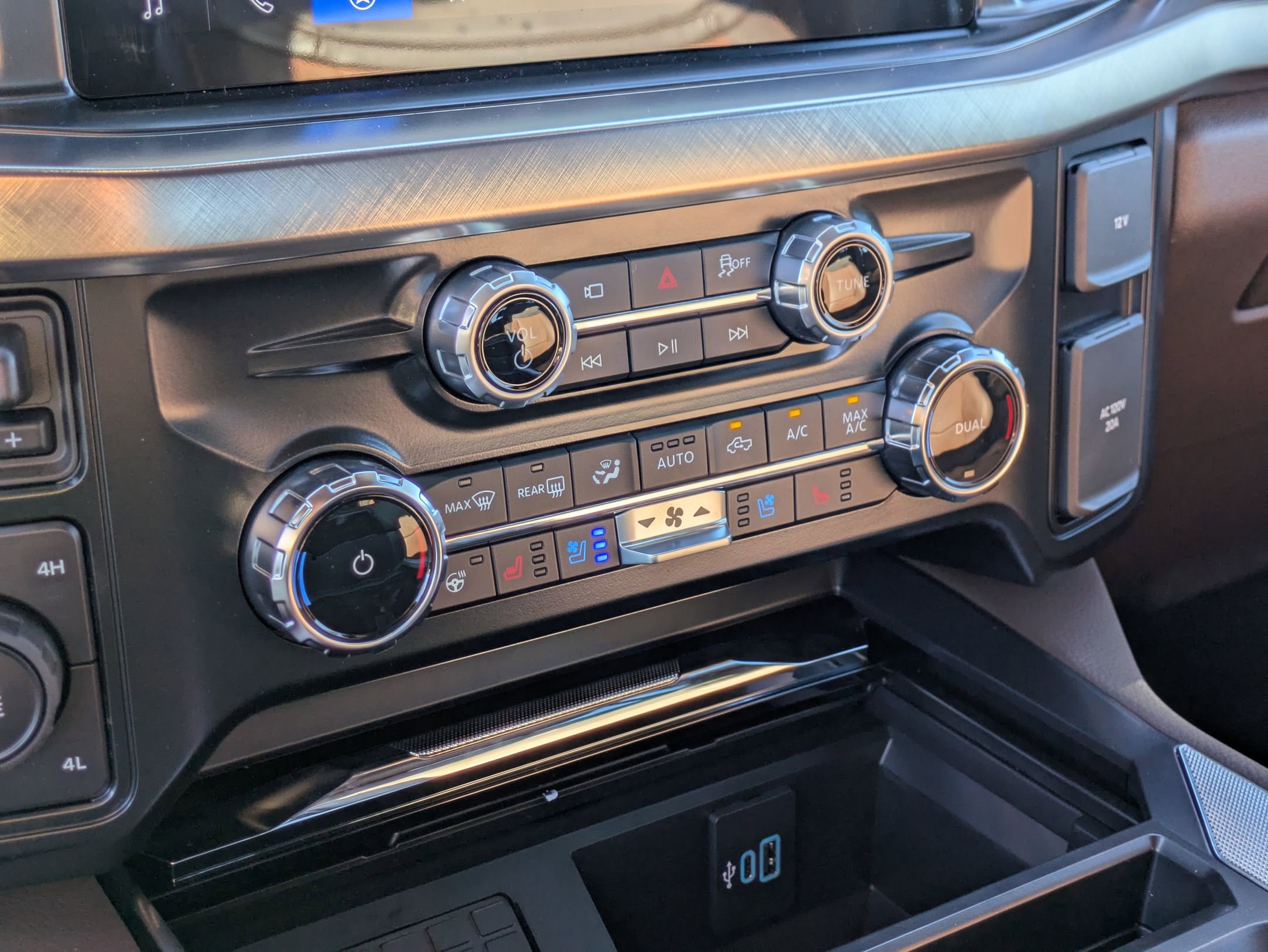 New 2026 Ford F350 King Ranch w/ Chrome Package image 24