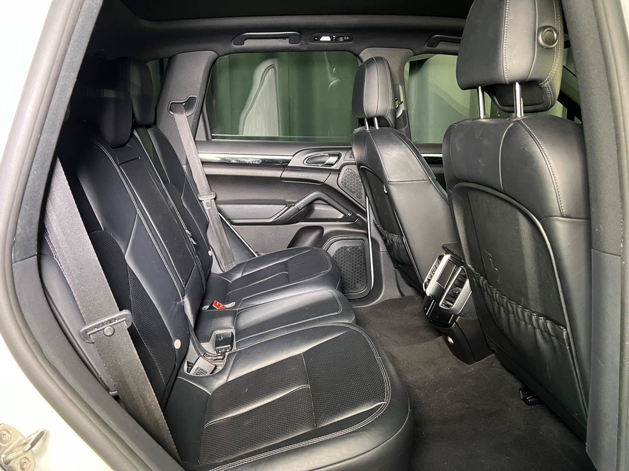 Used 2014 Porsche Cayenne AWD/4WD image 11
