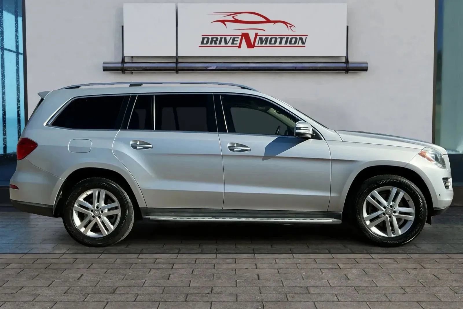 Used 2016 Mercedes-Benz GL 450 4MATIC image 3