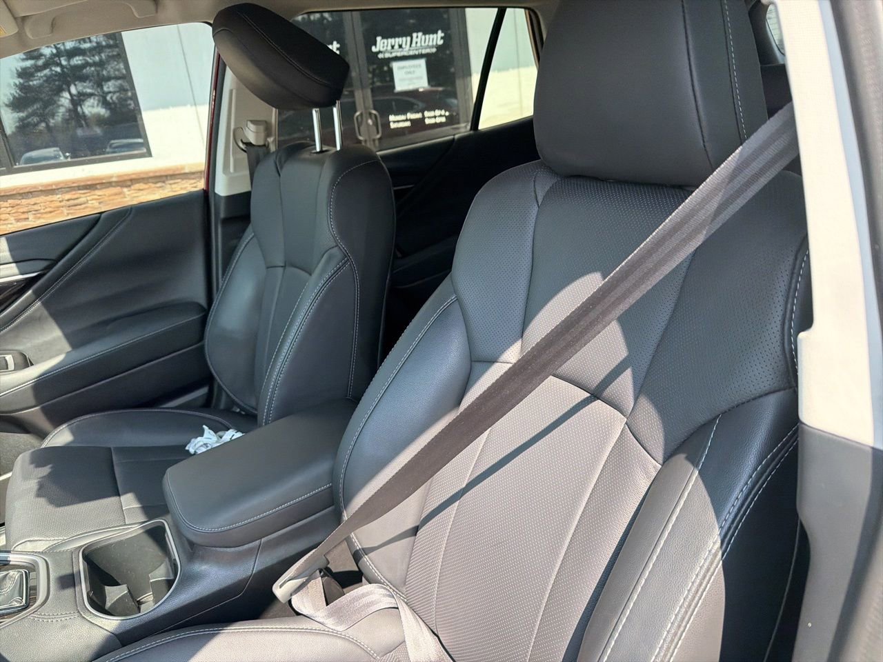 Used 2023 Subaru Outback Limited image 3