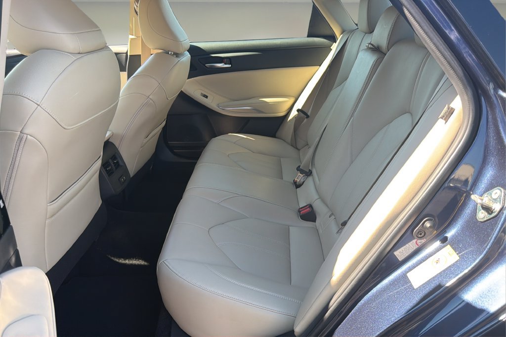 Certified 2019 Toyota Avalon XLE w/ Moonroof Package FWD image 14