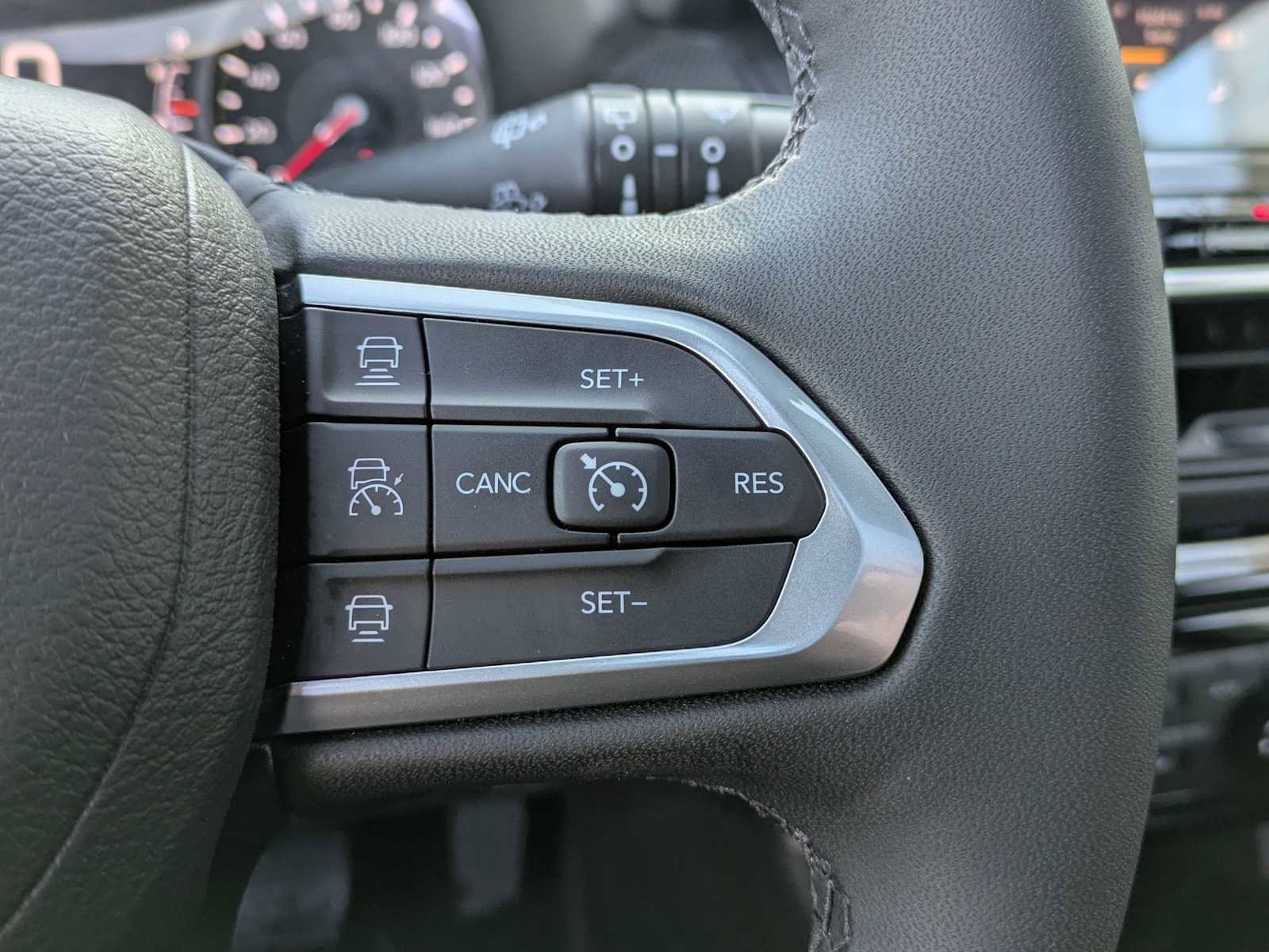 Used 2025 Jeep Compass Limited w/ Sun & Sound Group image 23