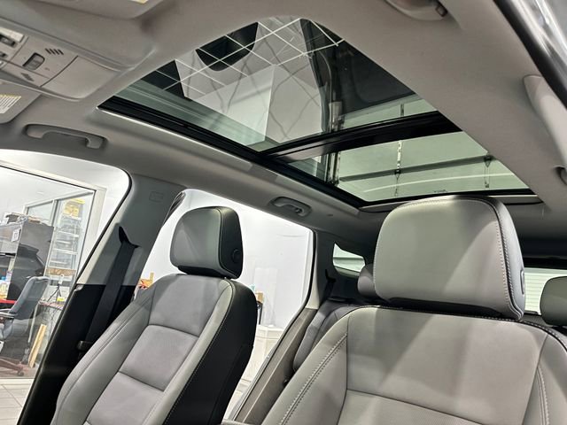 Certified 2023 GMC Terrain SLT w/ Infotainment Package II image 30