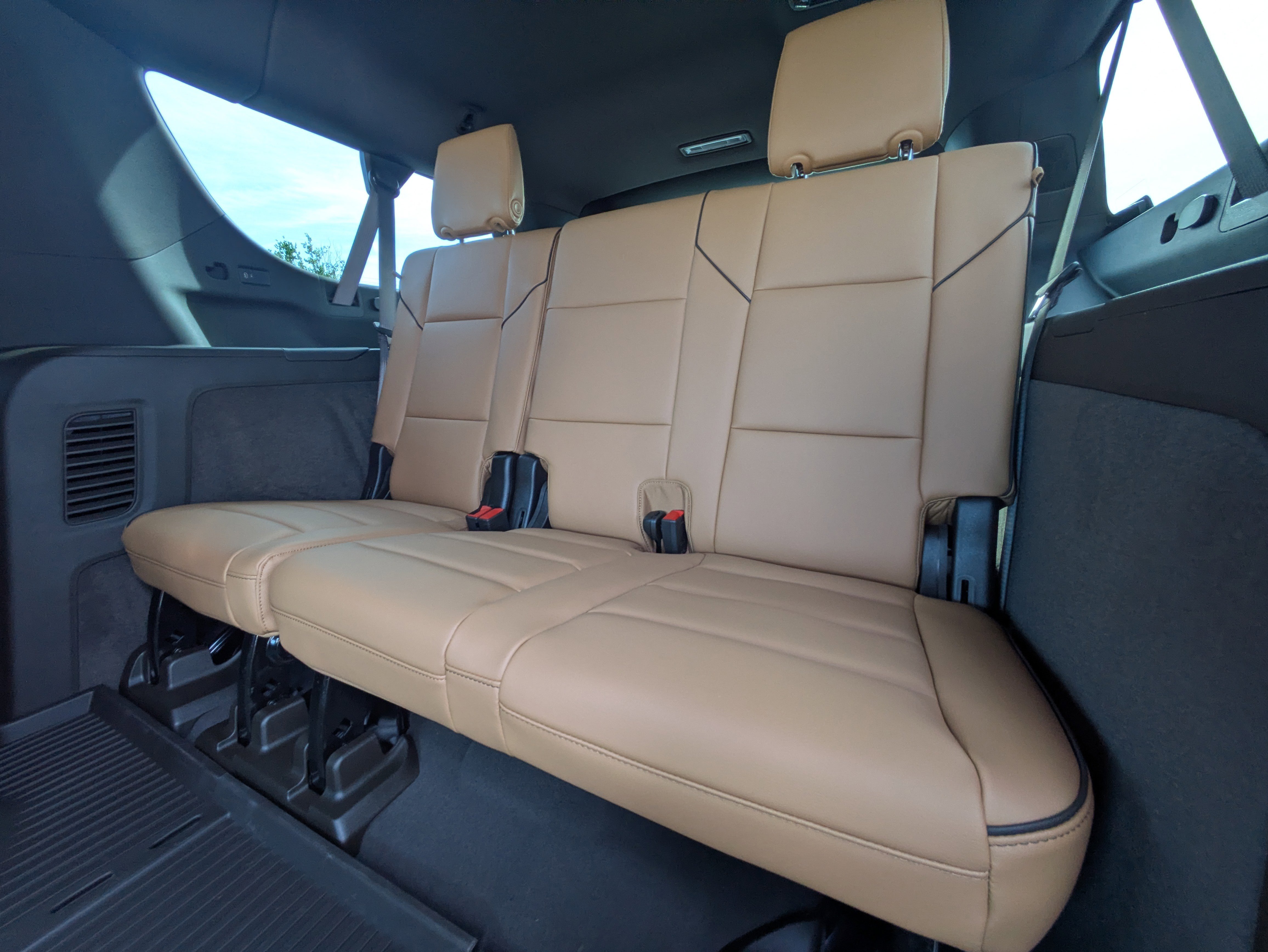 New 2026 Cadillac Escalade ESV Luxury w/ LPO, Radiant Package image 10