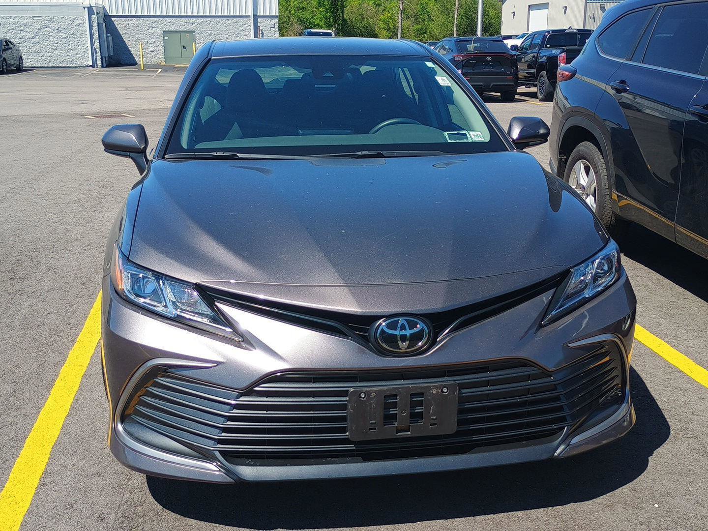 Used 2023 Toyota Camry LE AWD/4WD image 2