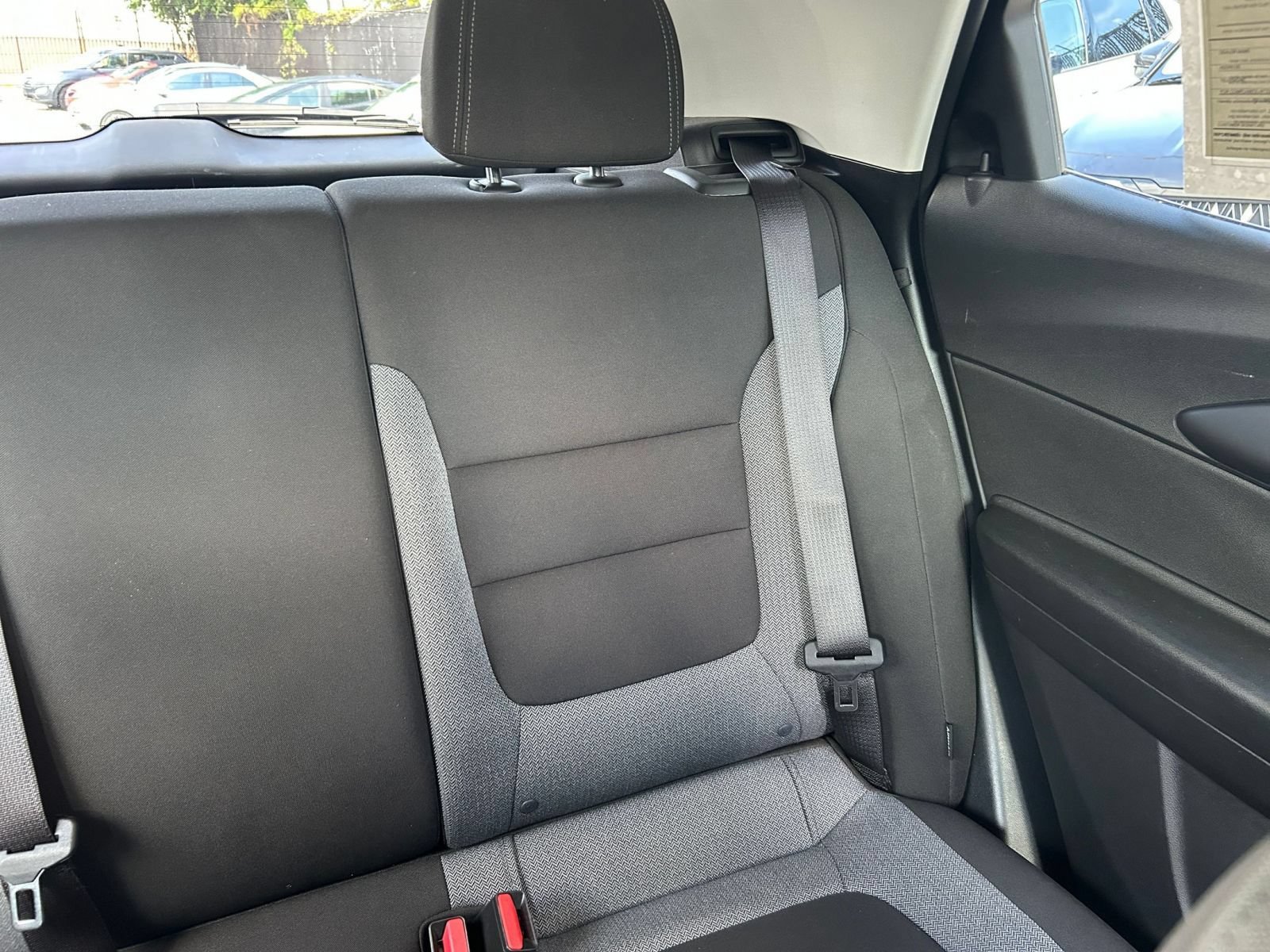 Used 2025 Chevrolet TrailBlazer LT FWD image 32