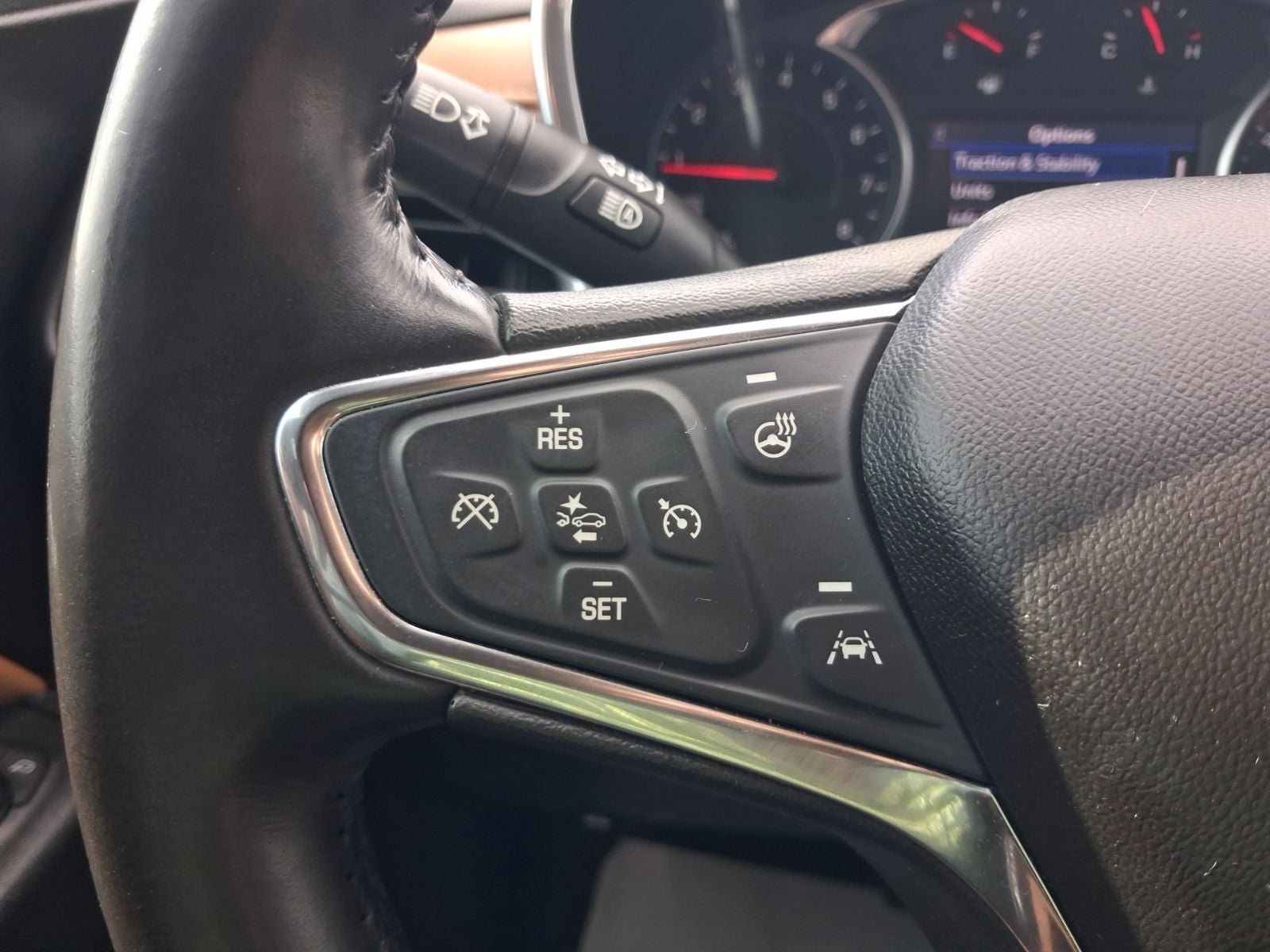 Used 2020 Chevrolet Equinox Premier FWD image 18