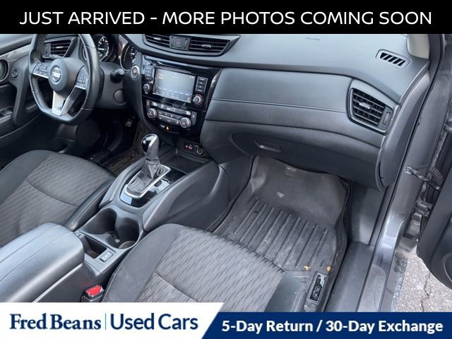 Certified 2018 Nissan Rogue SV image 17
