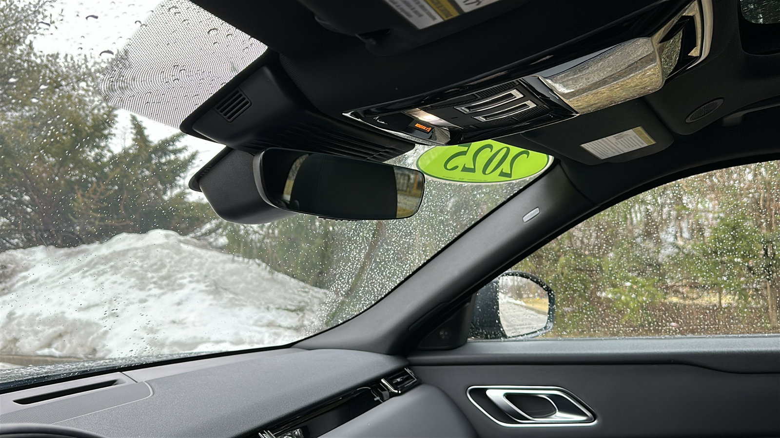 Used 2025 Land Rover Range Rover Velar Dynamic SE image 23