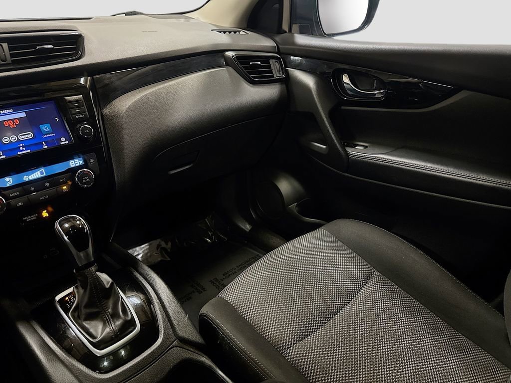 Used 2019 Nissan Rogue Sport SV image 25