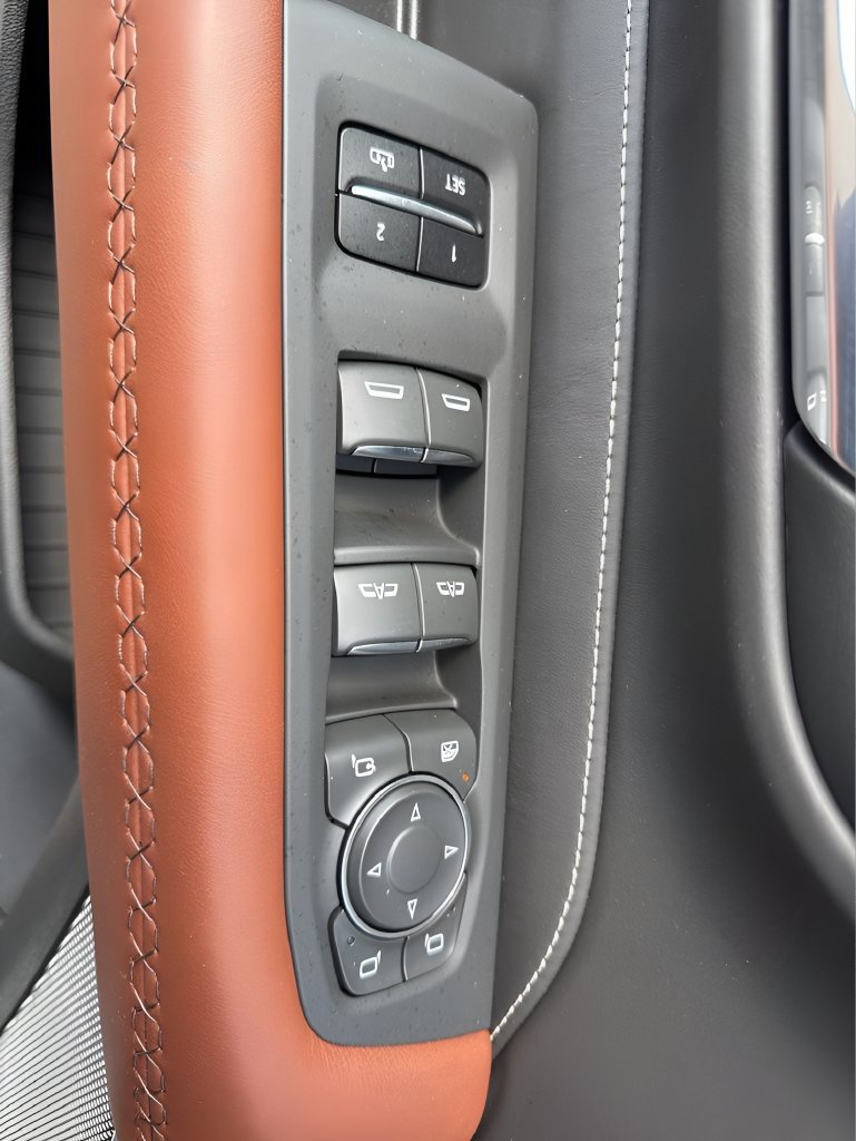 Used 2023 GMC Yukon Denali Ultimate AWD/4WD image 28