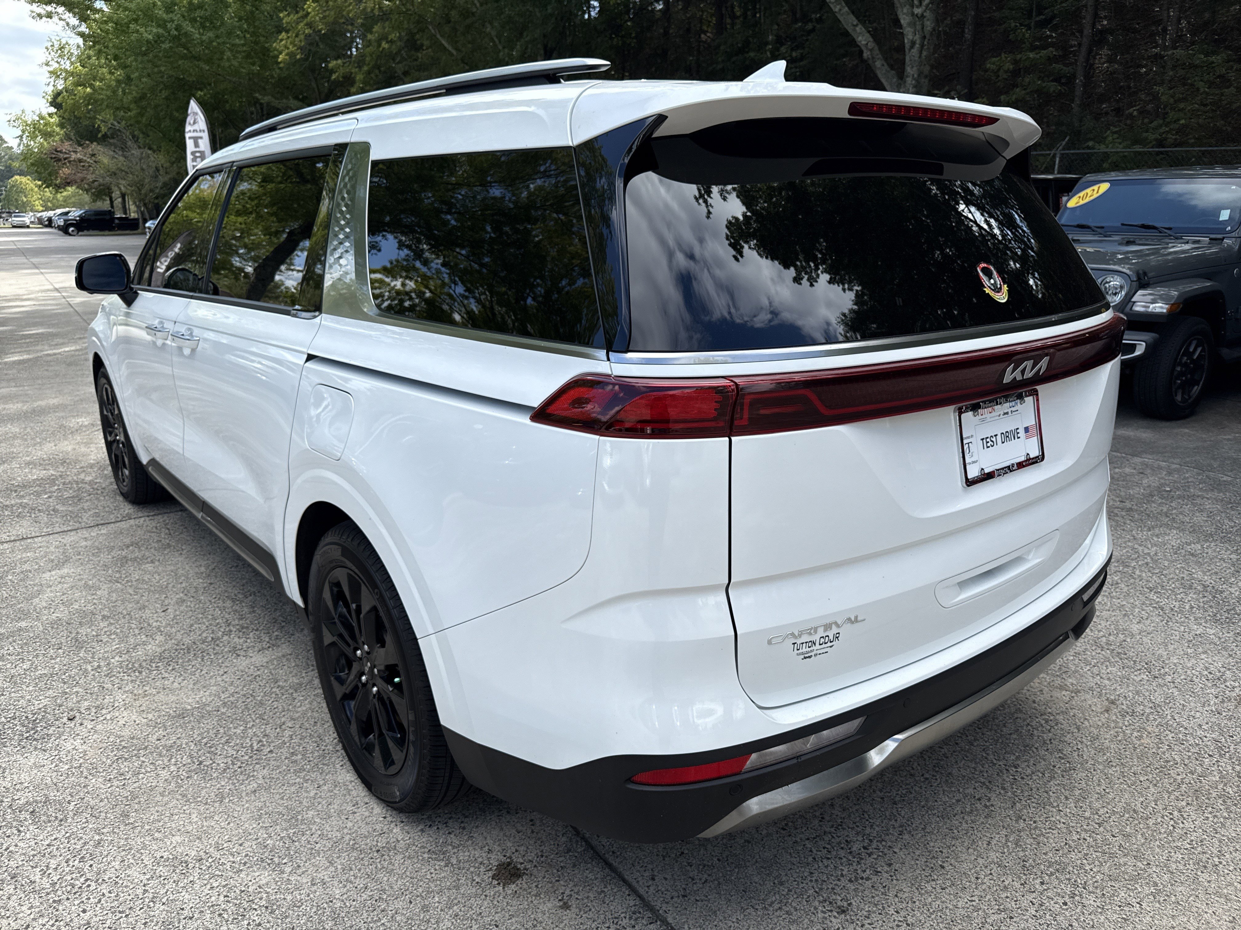 Used 2024 Kia Carnival SX Prestige image 5